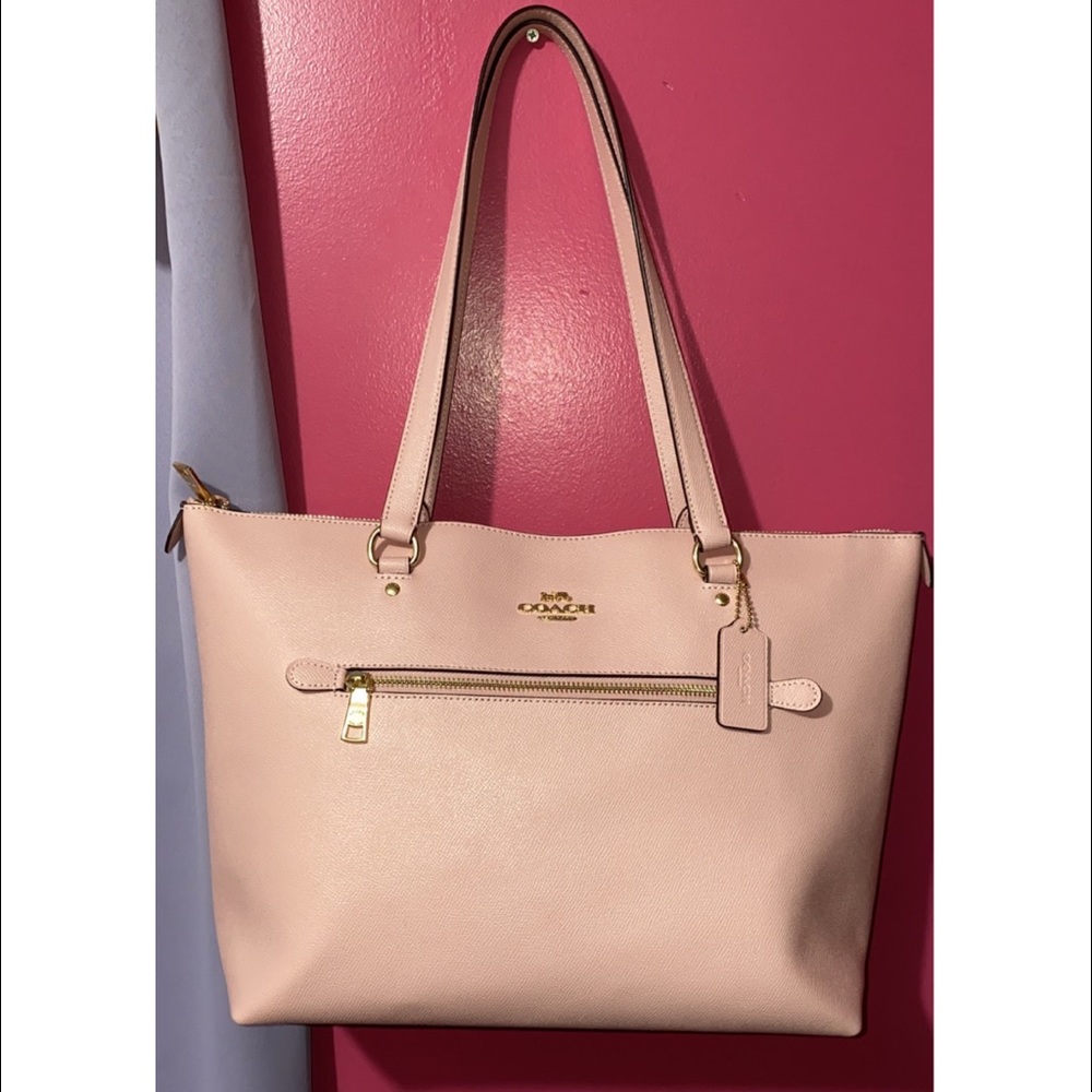 COACH Gallery tote w/ rose bouquet print interior